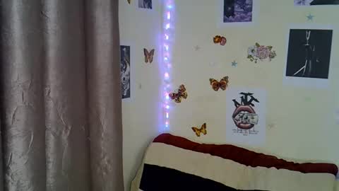 Snapshot of black_rosey chatting on 12.16.25 veraa online show from 12.16.25