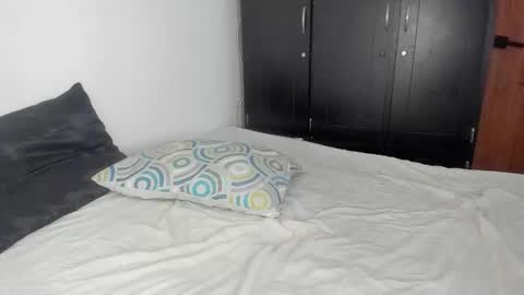 Snapshot of blackandwhite1_ chatting on 12.22.25 blackandwhite1_ online show from 12.22.25