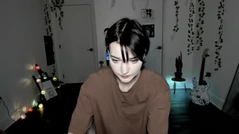 Ella online show from 12.17.25