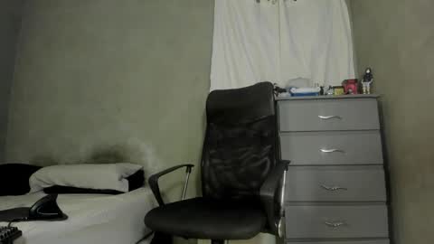 Snapshot of blackdickstar chatting on 11.25.25 blackdickstar online show from 11.25.25