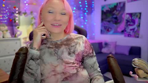 Snapshot of blackedbarbie chatting on 02.13.25 Alice online show from 02.13.25