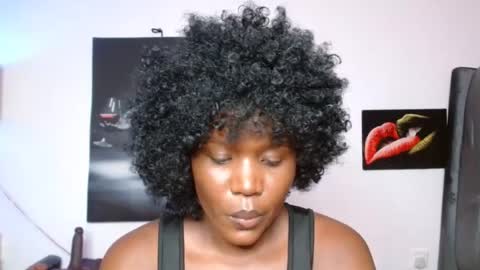 Snapshot of blackmellanin_ chatting on 06.30.26 Smiley sylivia online show from 06.30.26