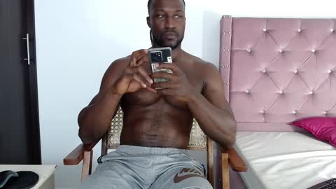 Twtter 1MikeBeckford            Onlyfns beckfordmike online show from 01.11.25