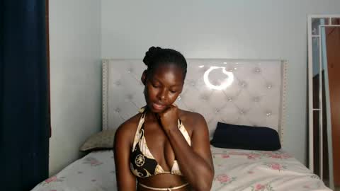 Snapshot of blackqueenofparis chatting on 06.22.26 Paris online show from 06.22.26