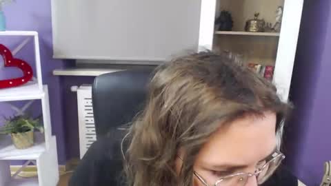 Z O E Y online show from 01.21.25