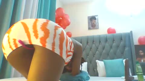 Snapshot of blackthickpussy chatting on 02.15.25 blackthickpussy online show from 02.15.25