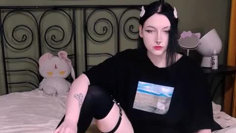 Snapshot of blacky_tea chatting on 09.08.25 blacky_tea online show from 09.08.25