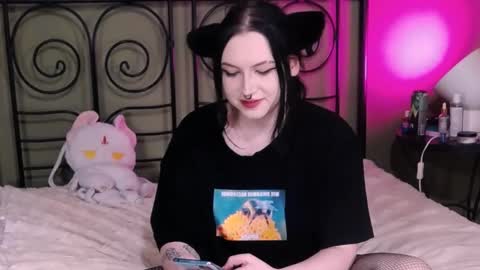 Snapshot of blacky_tea chatting on 10.06.25 blacky_tea online show from 10.06.25
