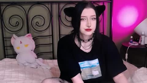 Snapshot of blacky_tea chatting on 10.17.25 blacky_tea online show from 10.17.25