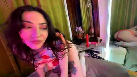 Snapshot of blair_switch chatting on 11.23.25 Blair online show from 11.23.25