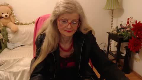 Snapshot of blairfort chatting on 12.10.24 blairfort online show from 12.10.24