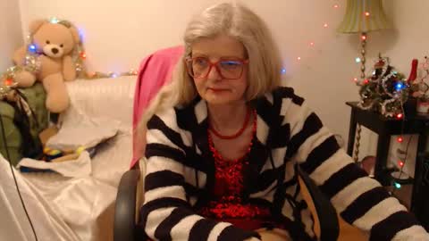 Snapshot of blairfort chatting on 12.17.24 blairfort online show from 12.17.24