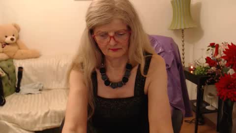 Snapshot of blairfort chatting on 02.17.25 blairfort online show from 02.17.25