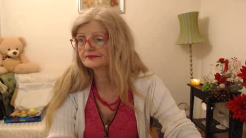 Snapshot of blairfort chatting on 02.19.25 blairfort online show from 02.19.25