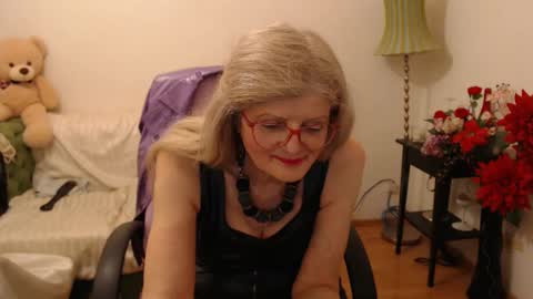 Snapshot of blairfort chatting on 03.08.25 blairfort online show from 03.08.25