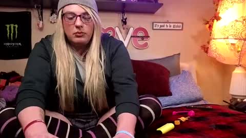 Blakely Morningstar   online show from 02.26.25