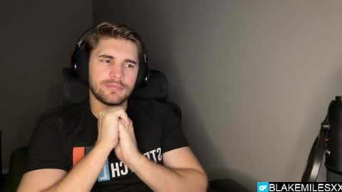 Snapshot of blakemiles2 chatting on 11.11.25 Blake Miles online show from 11.11.25