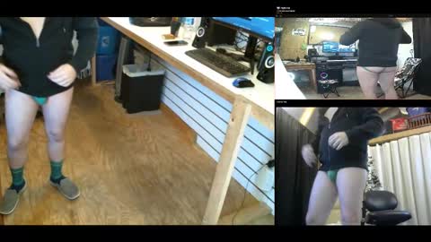 Snapshot of blakenextdoor chatting on 12.01.24 Blake Jonson online show from 12.01.24