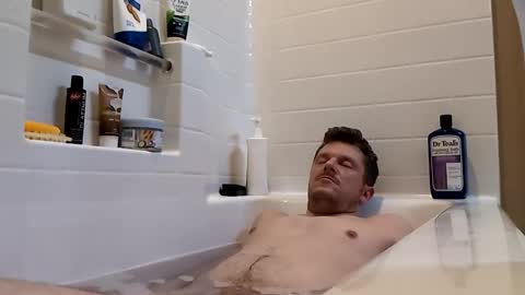 Snapshot of blakenextdoor chatting on 12.28.24 Blake Jonson online show from 12.28.24