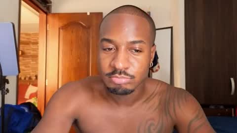 Snapshot of blckexperience chatting on 11.12.25 Danny - online show from 11.12.25