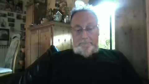 Snapshot of blindsurfer780299 chatting on 09.24.25 blindsurfer780299 online show from 09.24.25