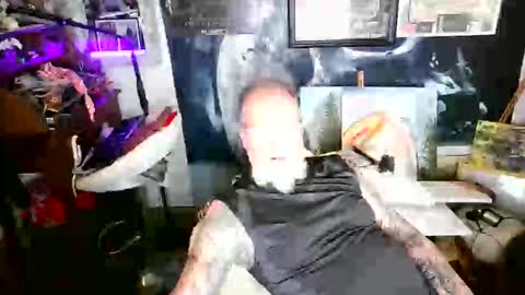 Snapshot of blindsurfer780299 chatting on 09.30.25 blindsurfer780299 online show from 09.30.25