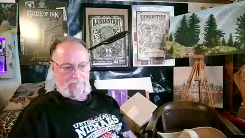 Snapshot of blindsurfer780299 chatting on 07.08.26 blindsurfer780299 online show from 07.08.26