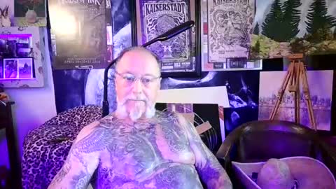 Snapshot of blindsurfer780299 chatting on 07.13.26 blindsurfer780299 online show from 07.13.26