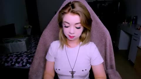 Snapshot of blinkofeyess chatting on 05.16.26 Nicole online show from 05.16.26