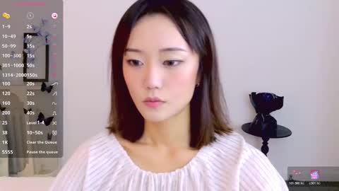 Snapshot of blon_kater chatting on 12.15.25 YoYo online show from 12.15.25