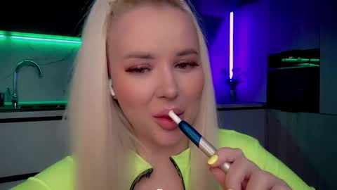 Lana online show from 02.21.25