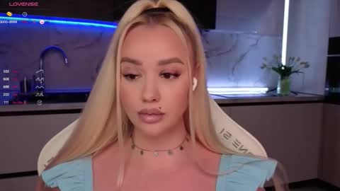 Lana online show from 09.20.25