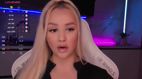 Lana online show from 10.05.25