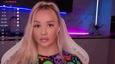 Lana online show from 10.06.25