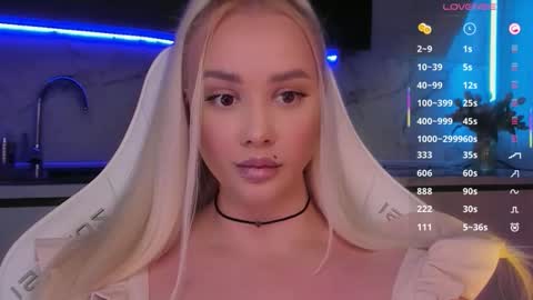 Snapshot of blond_diamond chatting on 01.10.26 Lana online show from 01.10.26