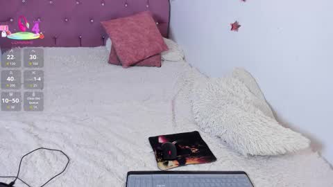 Snapshot of blonde__cute chatting on 12.03.25 Esperancita and Karina online show from 12.03.25