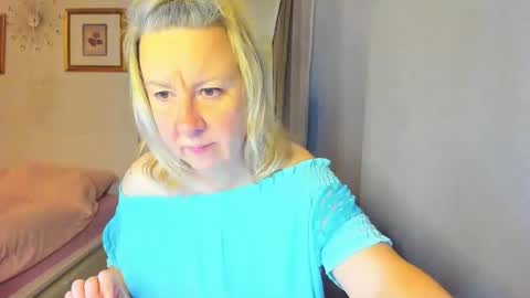 Snapshot of blonde_angel20 chatting on 01.01.25 Nicole online show from 01.01.25