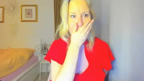 Snapshot of blonde_angel20 chatting on 01.30.25 Nicole online show from 01.30.25