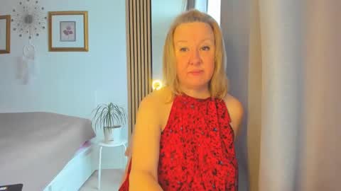 Snapshot of blonde_angel20 chatting on 03.07.25 Nicole online show from 03.07.25