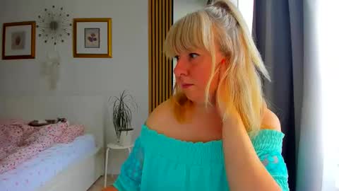 Nicole online show from 06.08.26