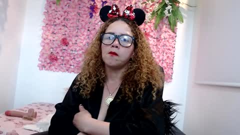 Snapshot of blonde_squirt_ chatting on 12.17.24 blonde_squirt_ online show from 12.17.24