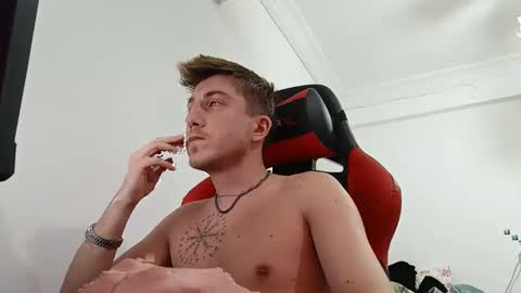 Snapshot of blondebat chatting on 02.06.25 blondebat online show from 02.06.25