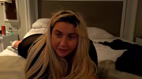 Snapshot of blondedolltia chatting on 01.05.26 blondedolltia online show from 01.05.26