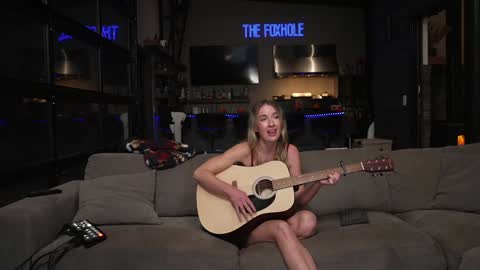 Snapshot of blondefoxsilverfox chatting on 11.04.25 blondefoxsilverfox online show from 11.04.25