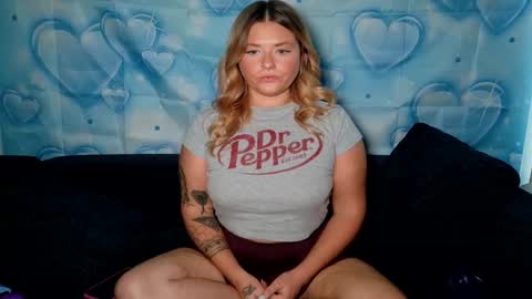 Snapshot of blonderebelxoxo chatting on 04.07.26 Tee online show from 04.07.26