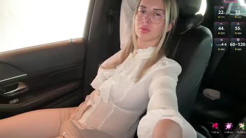 Snapshot of blondevenom chatting on 06.01.26 OnlyFans livia77 twitter liv20 4u online show from 06.01.26