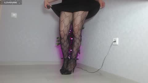 Im Di. I smell naked even when Im dressed. online show from 12.05.24