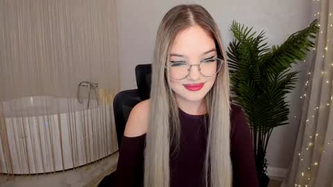 Sophia online show from 01.14.25