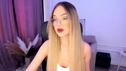 Sophia online show from 02.08.25