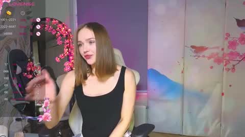 Snapshot of bloominglucy chatting on 10.21.25 lucy  online show from 10.21.25